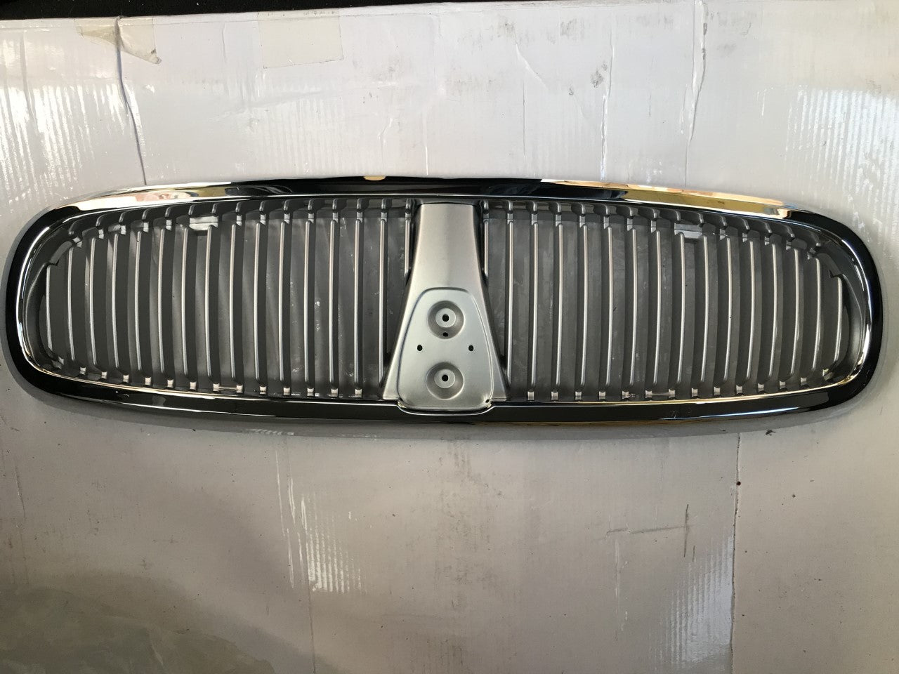 Front Grille Rover 400 1995-2000 RV379 New **Bargain limited stock**