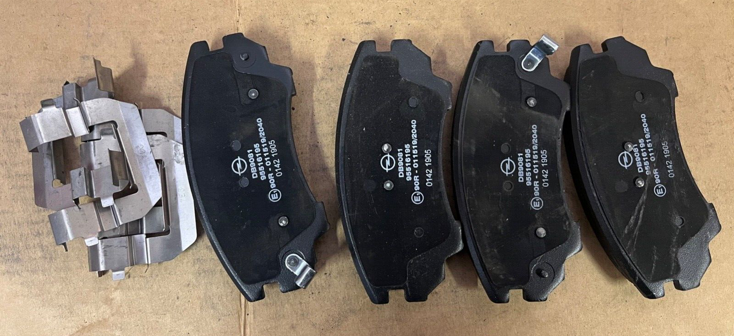 Genuine Vauxhall 95516195 Front Brake Pads fits Insignia Astra