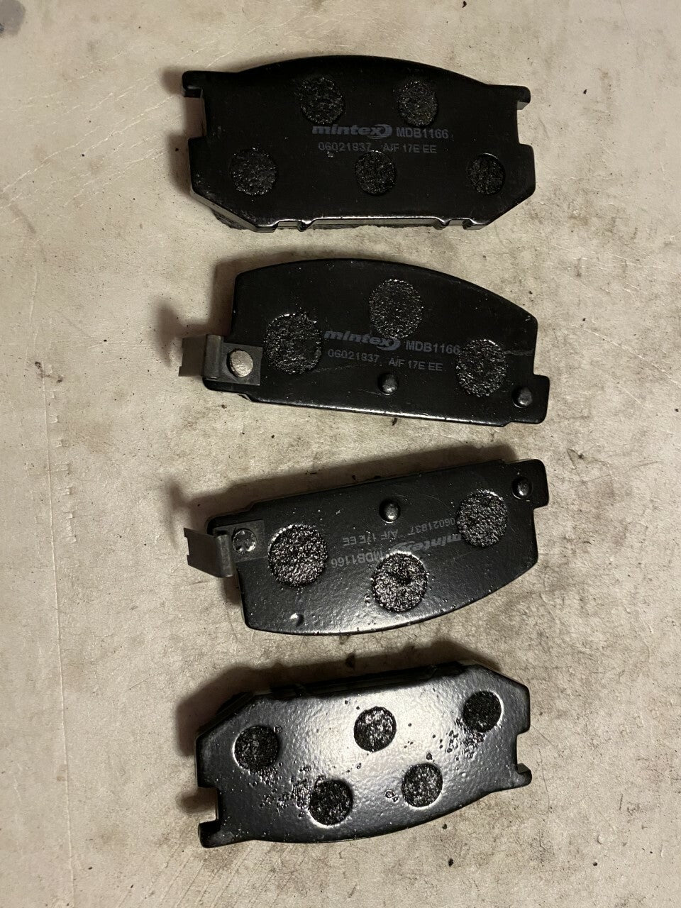 Mintex MDB1166Front Brake Pad Set fits Toyota Subaru