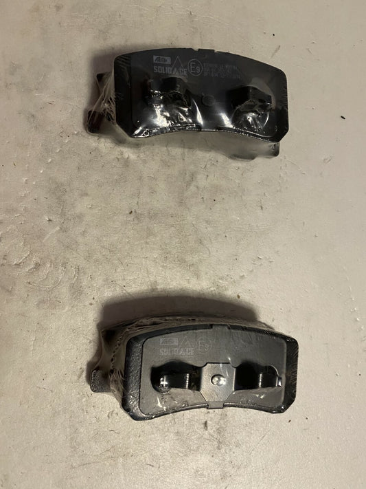 Solid Auto M304036 Rear Brake Pad Set