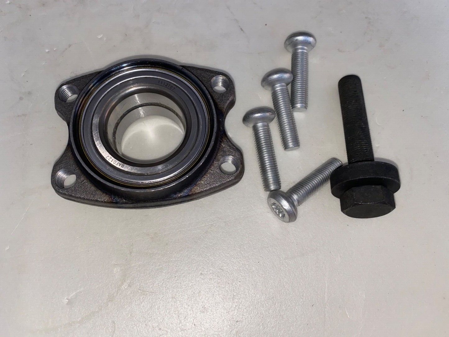 KWK1583 Front Wheel Bearing fits Audi A6 R8