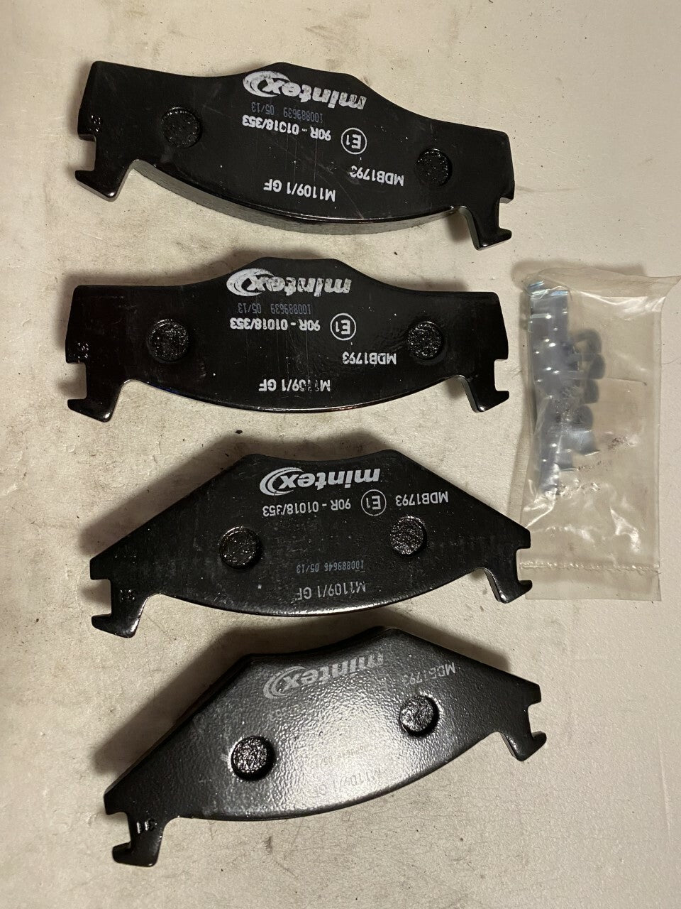 Mintex MDB1793 Front Brake Pad Set