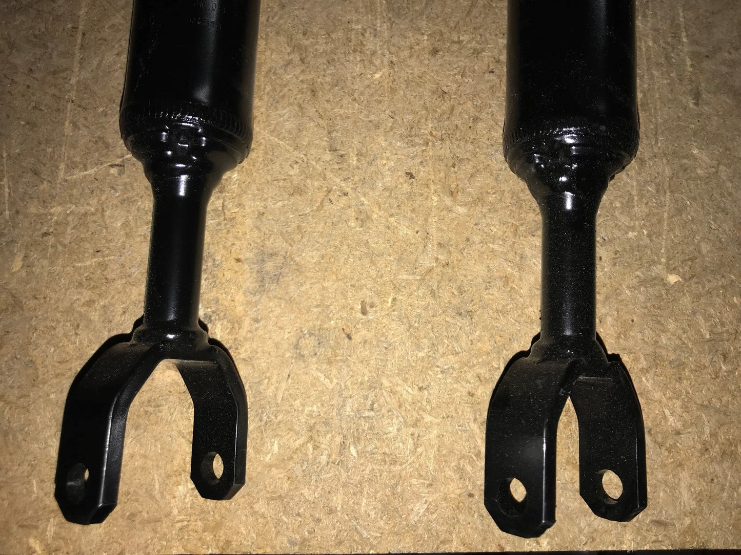 Front (Pair) Shock Absorbers Audi A6 97-05 Skoda Superb 01-08 VW Passat E2048