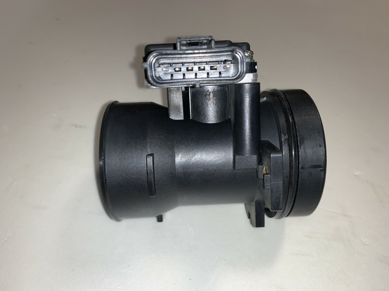 Fuel Parts MAFS141-OE Air Flow Meter fits Ford