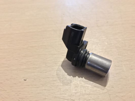 Camshaft Sensor Lexus IS220d Toyota Auris Avensis Corolla Verso iQ RAV4 ADT37241