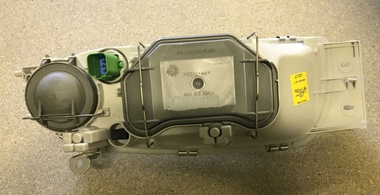 Headlight Lamp Off Side Ford Fiesta 95-99 Courier 96-99 Mazda 121 710301049404